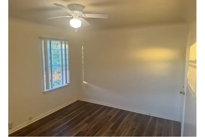 $900 : Rento cuarto image 1