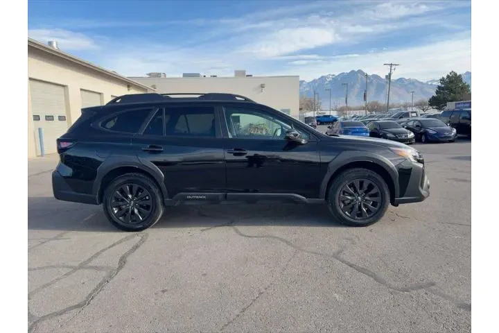 $21772 : Subaru Outback 2023 AWD Onyx image 2