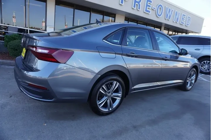 $20988 : Volkswagen Jetta 2024 SE 4dr image 6