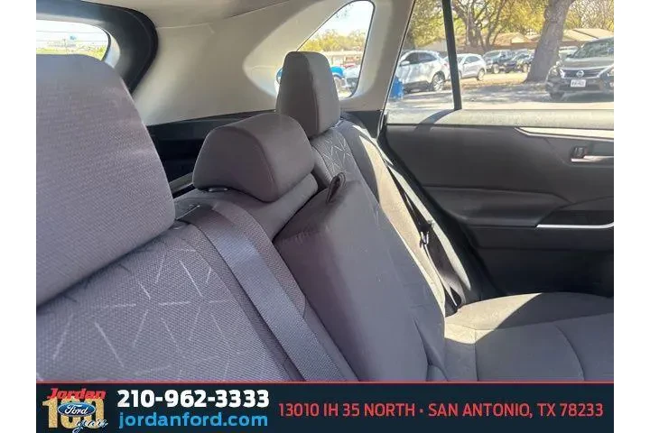 $21586 : Toyota RAV4 2021 XLE 4dr SUV image 10