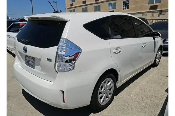 $13900 : Toyota Prius v 2012 Two 4dr image 2