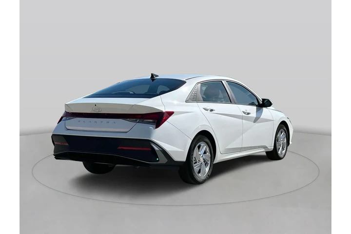 $16420 : Hyundai ELANTRA 2025 SE 4dr image 7