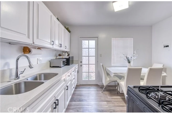 $3 : Casita de renta en Lawndale image 3