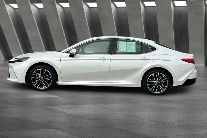 $35900 : Toyota Camry 2025 AWD XLE 4d image 10