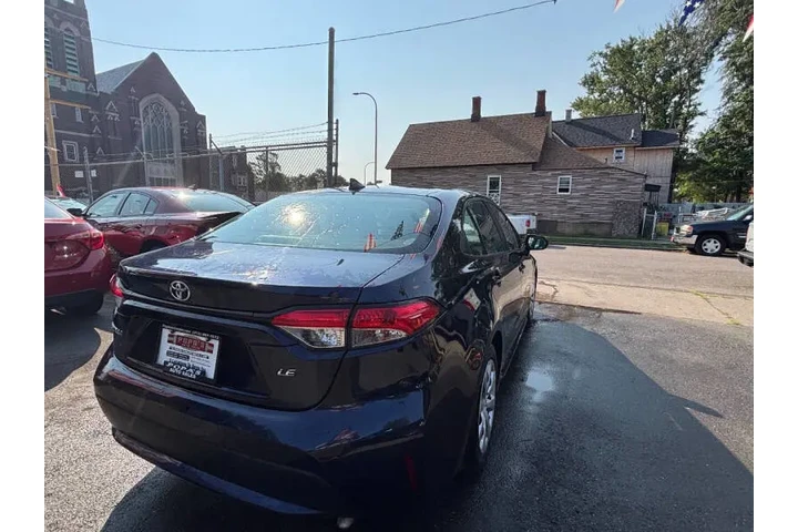 2021 Corolla LE image 8