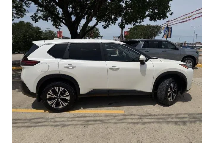 $23764 : Nissan Rogue 2023 SV 4dr Cro image 3