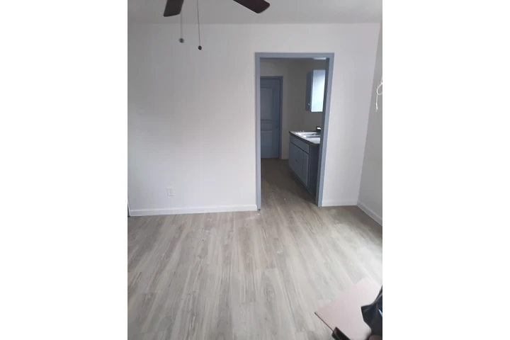 $850 : Se renta casa image 1