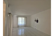 $800 : charming HOME ..Miami, FL thumbnail