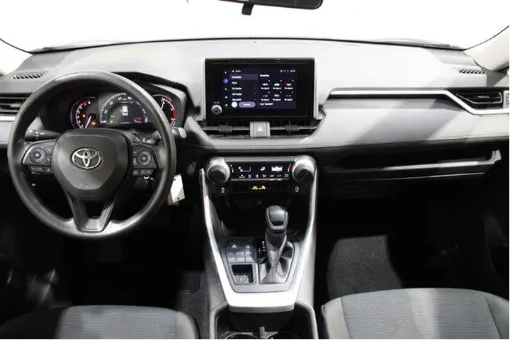 $28456 : Toyota RAV4 2024 AWD LE 4dr image 2