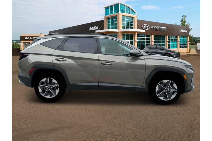 $31900 : Hyundai TUCSON Hybrid 2025 A image 9