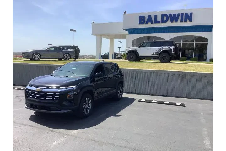 $29950 : Chevrolet Equinox 2025 LT 4d image 3