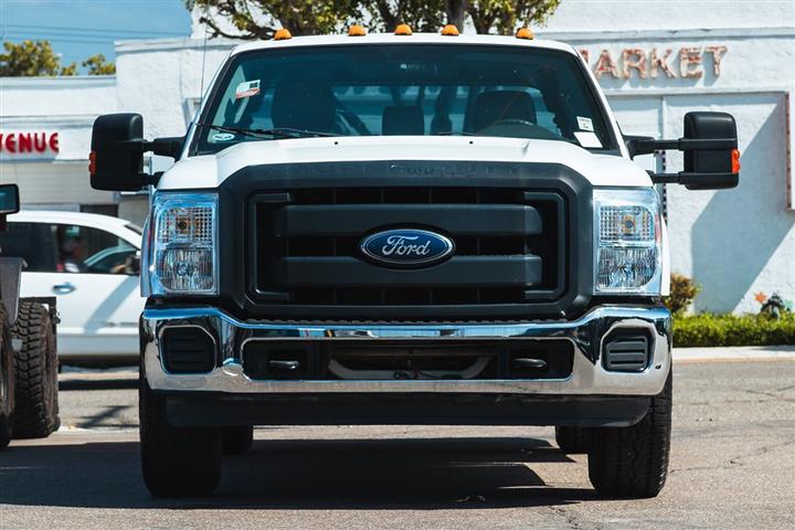 2016 Super Duty F-350 SRW XL image 5