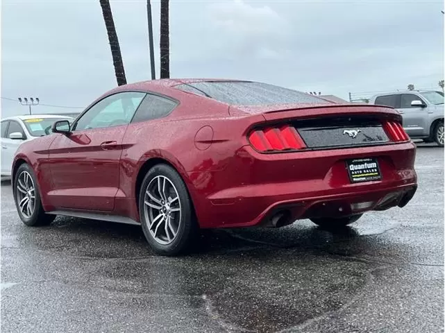 2016 Ford Mustang EcoBoost image 3