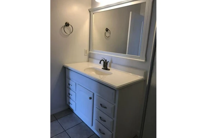 $1920 : 2 BED Home In Leimert Park, LA image 10