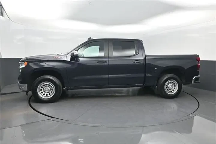 $32995 : Chevrolet Silverado 1500 202 image 2