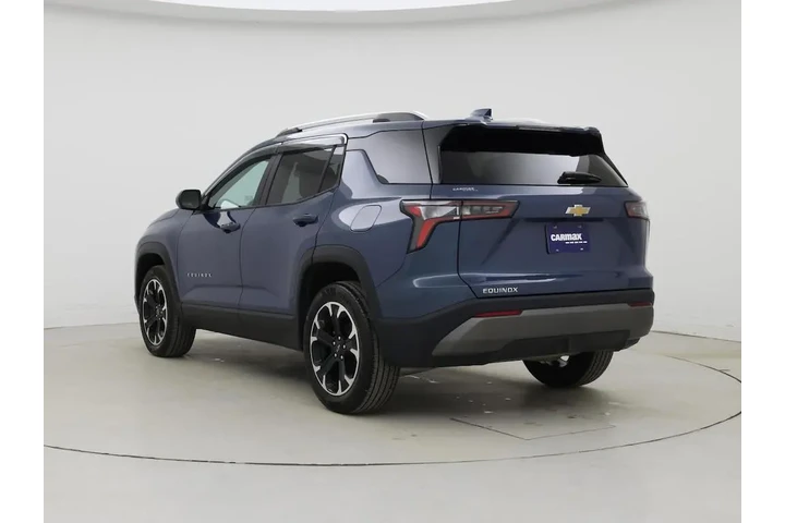 $29998 : Chevrolet Equinox 2025 LT 4d image 2