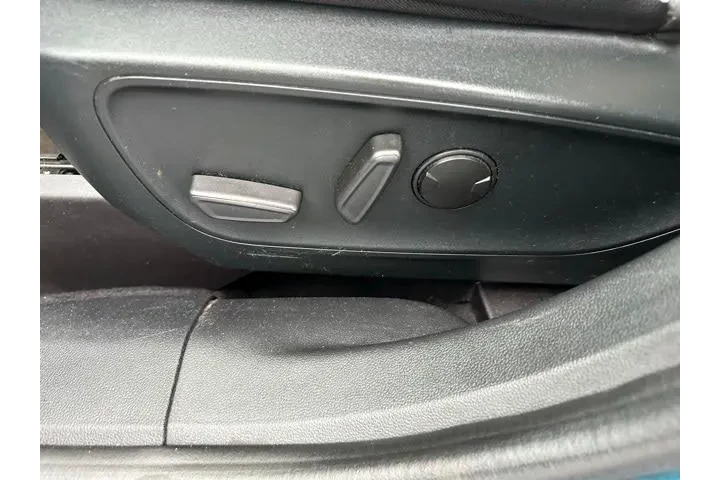 $17900 : Ford Escape 2020 AWD Titaniu image 8