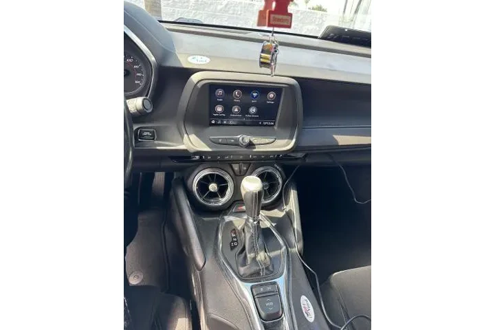 $19500 : Chevrolet Camaro 2020 LS 2dr image 5