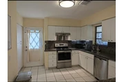$1200 : Hermosa casa de 3 habitaciones thumbnail