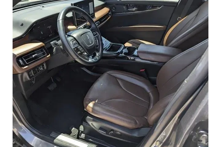$37995 : Lincoln Nautilus 2023 AWD Re image 9