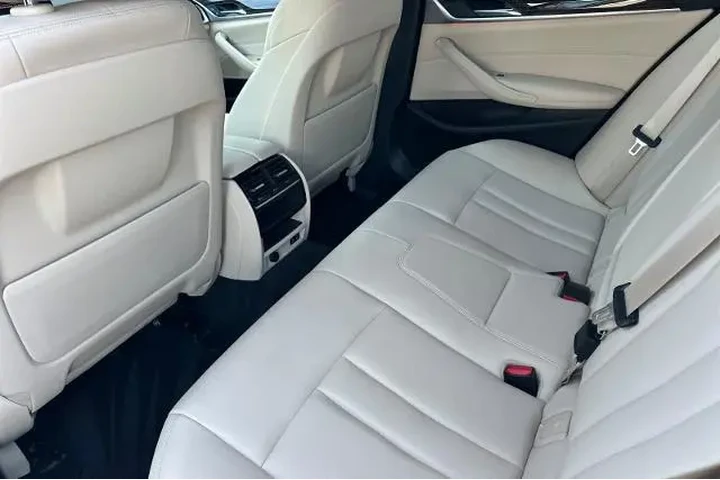 $19500 : BMW 5 Series 2020 530i 4dr S image 4