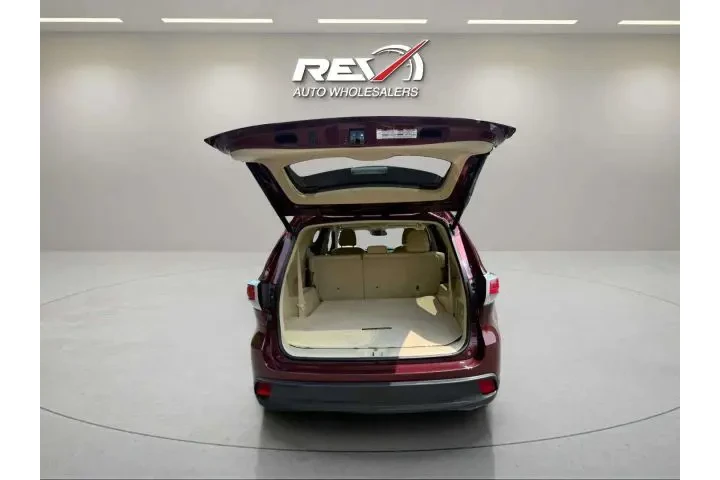 $19480 : 2016 TOYOTA HIGHLANDER XLE SP image 9