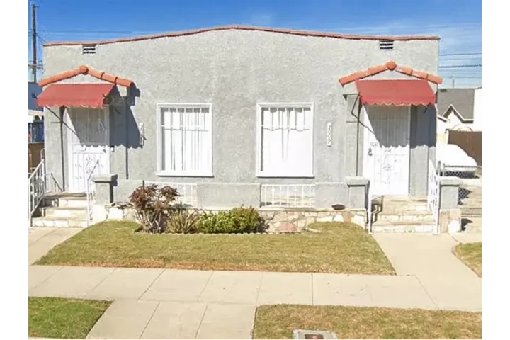 $1800 : Beautiful Spanish Style Duplex image 1