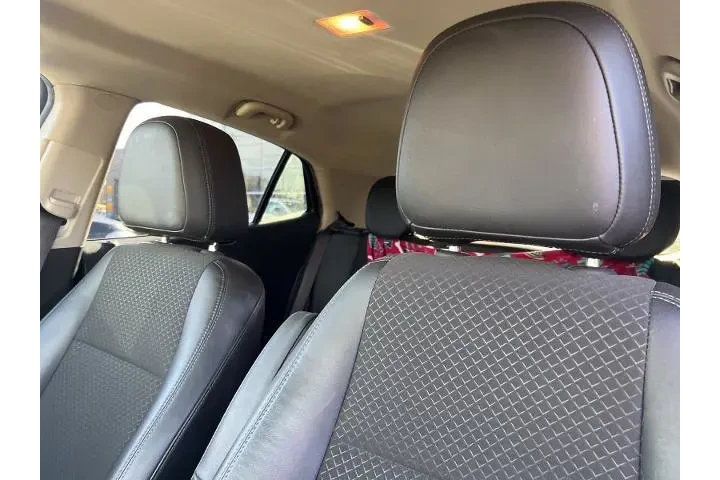 $15694 : Buick Encore 2017 AWD Prefer image 8