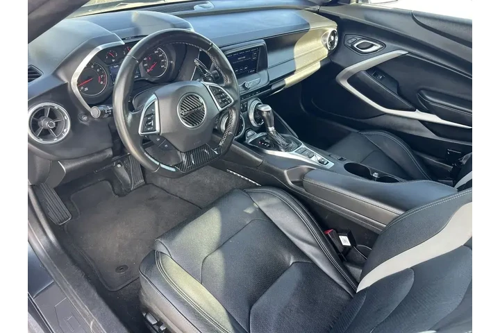 $21999 : Chevrolet Camaro 2020 LT 2dr image 2