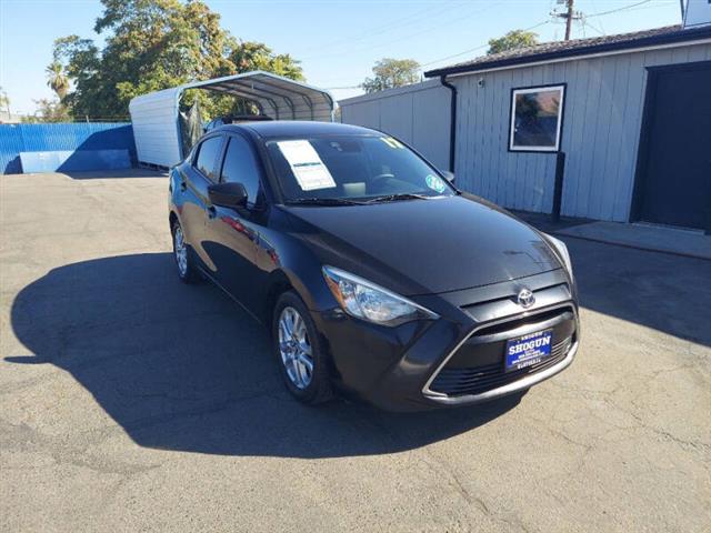 $10995 : 2017 Yaris iA image 2