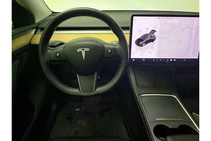 $37998 : Tesla Model Y 2024 AWD Long image 10