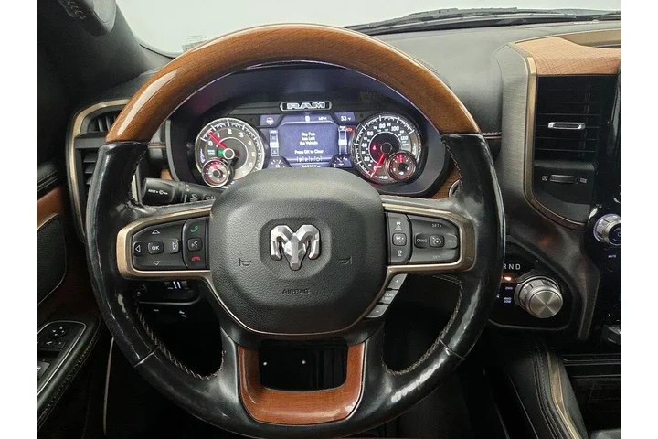 $37998 : Ram 1500 2020 4x4 Laramie Lo image 9