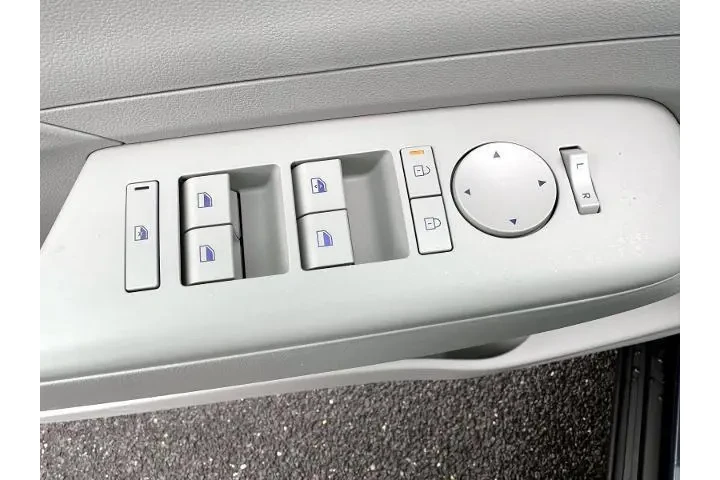 $23999 : Hyundai KONA 2025 AWD SEL 4d image 9