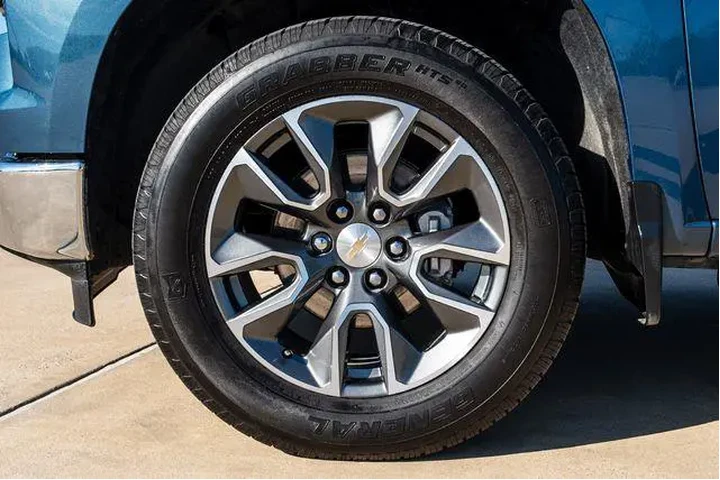 $37790 : Chevrolet Silverado 1500 202 image 5