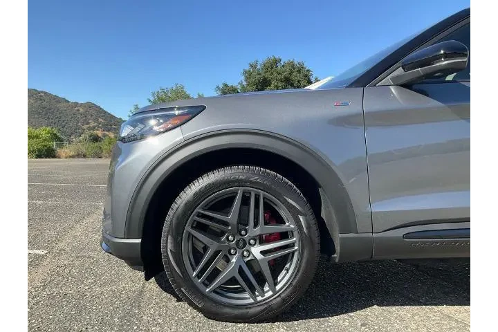 $49888 : Ford Explorer 2025 AWD ST-Li image 10
