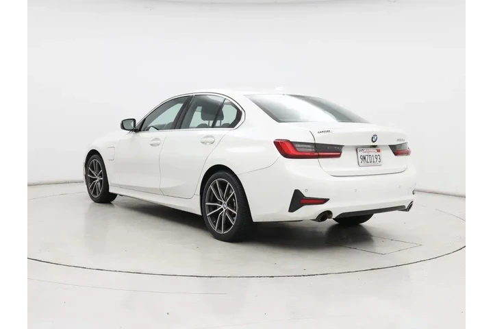 $24998 : BMW 3 Series 2021 330e 4dr S image 2