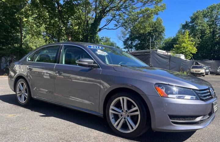 $10500 : 2014 Passat 2.0L TDI SE image 1