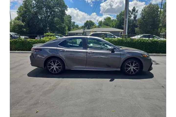 $28995 : Toyota Camry 2024 SE 4dr Sed image 3