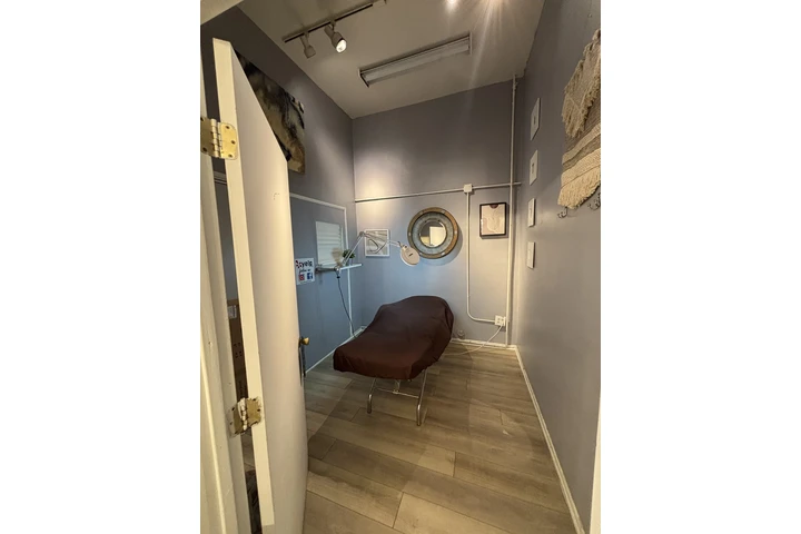 $500 : Renta para Oficina o belleza image 2