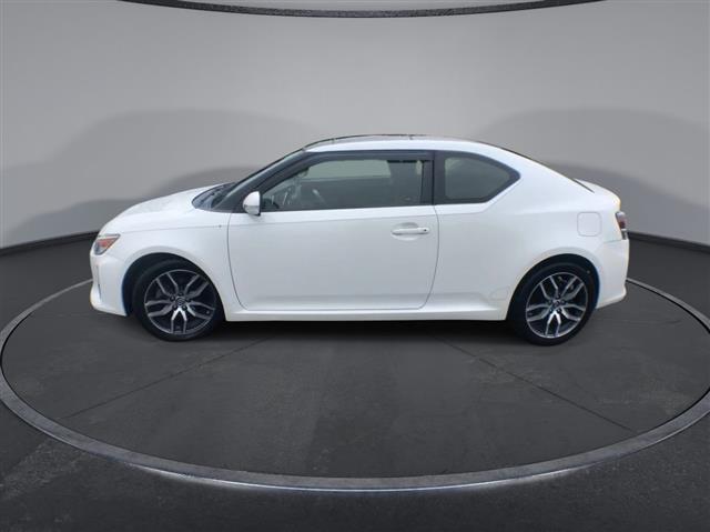 $10000 : PRE-OWNED 2015 SCION TC BASE image 5