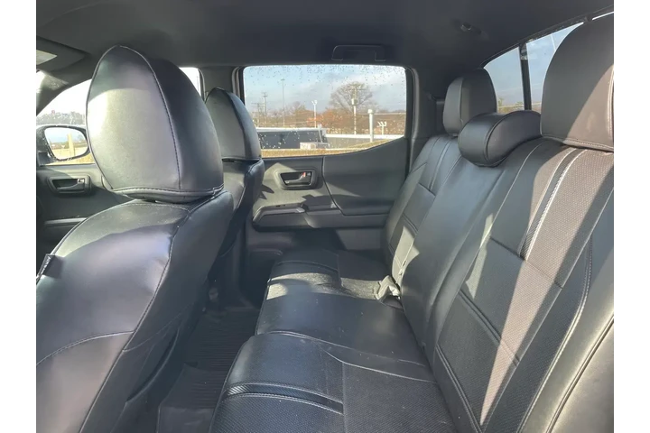 $37000 : Toyota Tacoma 2023 4x4 TRD S image 7