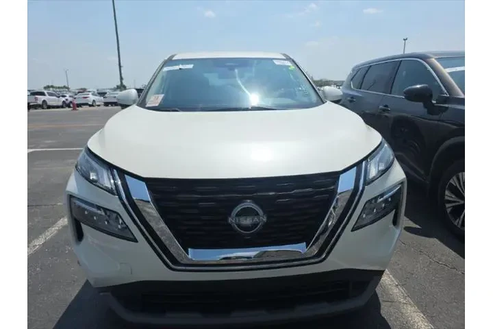 $20990 : Nissan Rogue 2023 SV 4dr Cro image 2