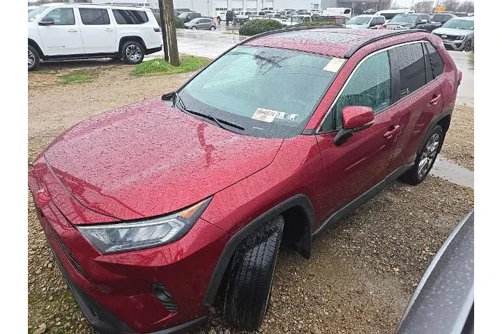 $21917 : Toyota RAV4 2020 AWD XLE Pre image 1