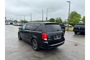 $8980 : 2017 Grand Caravan GT Wagon F thumbnail
