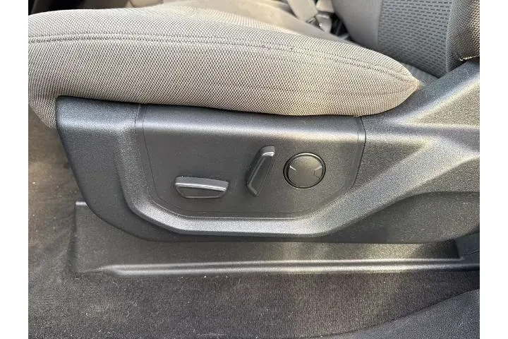 $31800 : Ford F-150 2019 4x4 XL 4dr S image 6