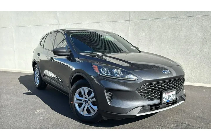 $15885 : Ford Escape 2020 S 4dr SUV image 1