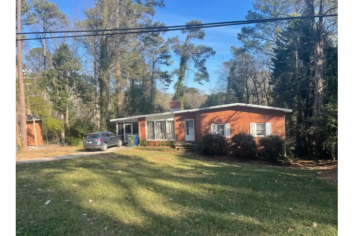 $2300 : Rent image 8