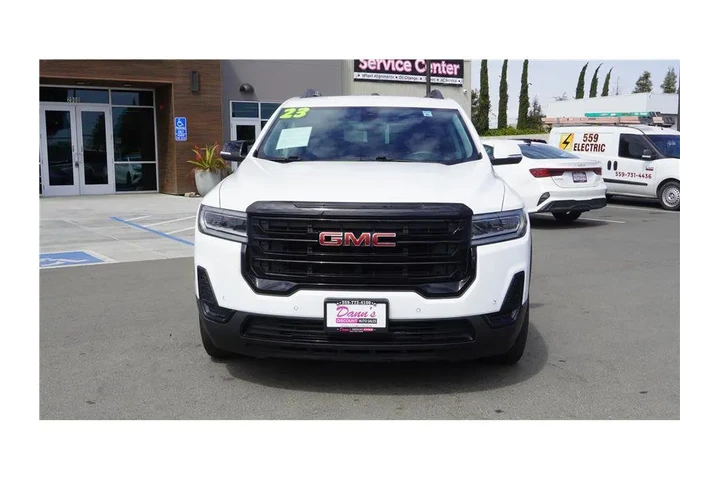 $27784 : 2023 Acadia SLE image 3