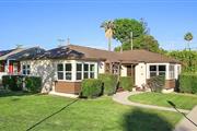 This extensively remodeled en Los Angeles