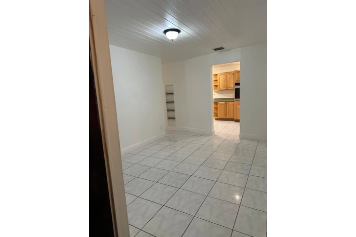 $2500 : Se renta Casa Homestead image 2